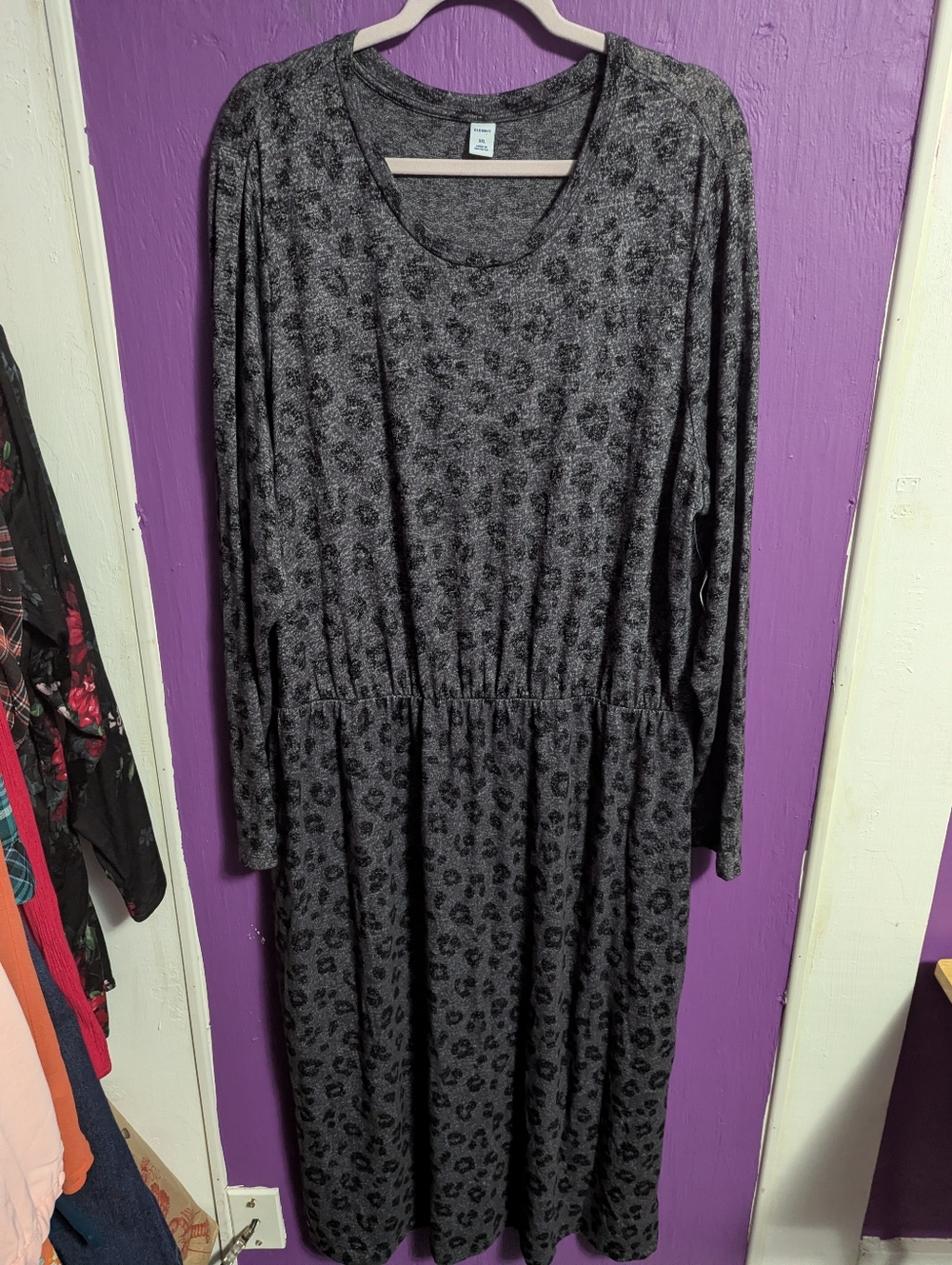 20. NWT Old Navy Grey Leopard Print Plush Long Sleeve Maxi Dress XXL 16 18